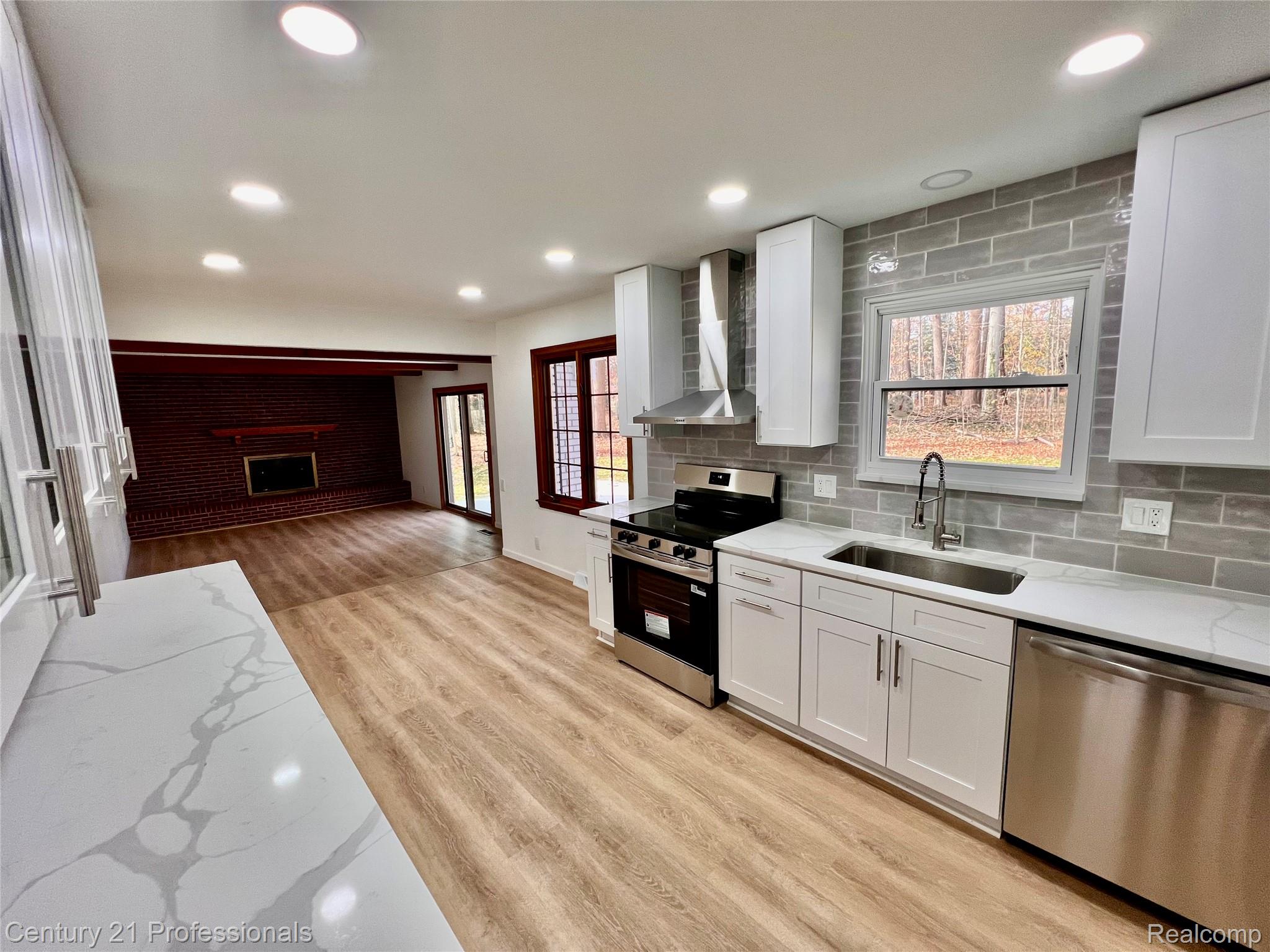 Plymouth, Michigan, 48170, United States, 5 Bedrooms Bedrooms, ,3 BathroomsBathrooms,Residential,For Sale,1982882