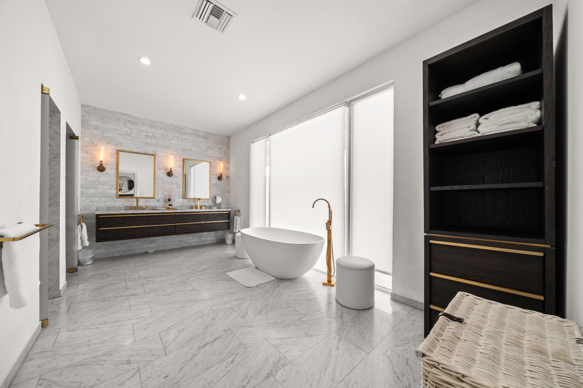 Palm Cay, Nassau / New Providence, New Providence, BS, 5 Bedrooms Bedrooms, ,5 BathroomsBathrooms,Residential,For Sale,1991755