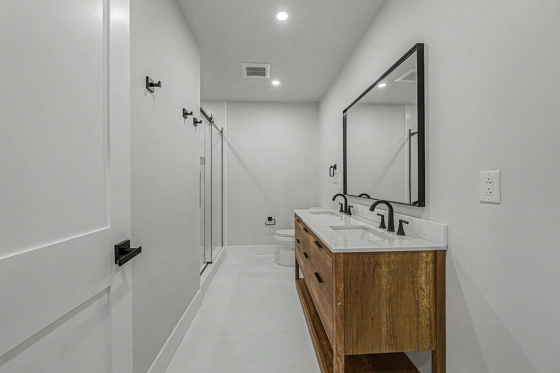  323 E Oak Avenue #103 - 物件實景