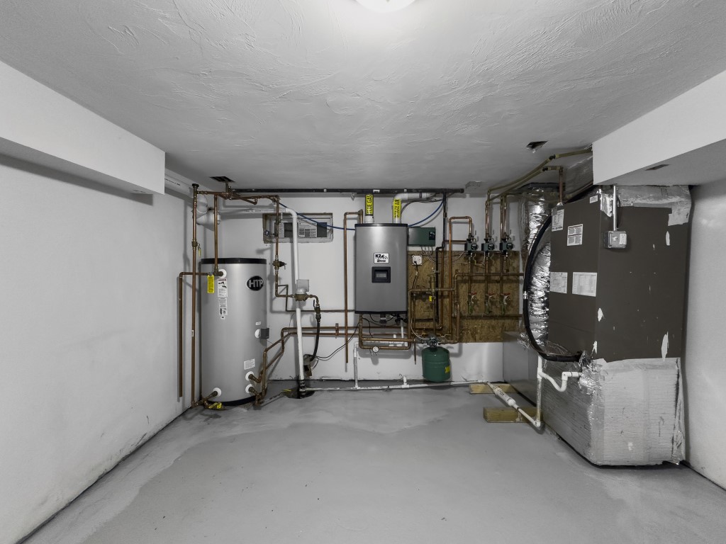 North Andover, Massachusetts, 01845, United States, 3 Bedrooms Bedrooms, ,4 BathroomsBathrooms,Residential,For Sale,2005973