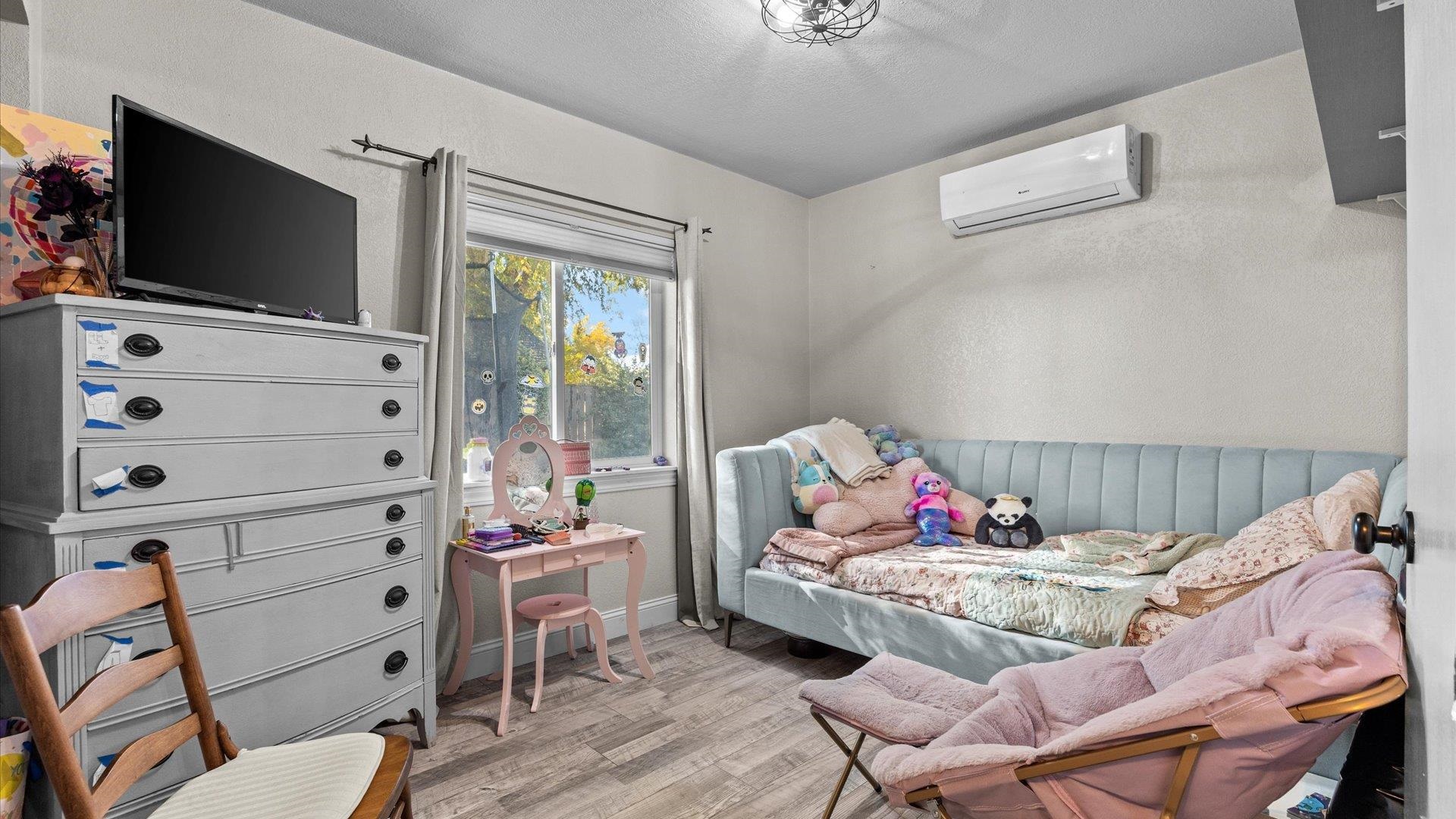 Grand Junction, Colorado, 81506, United States, 6 Bedrooms Bedrooms, ,3 BathroomsBathrooms,Residential,For Sale,1994905