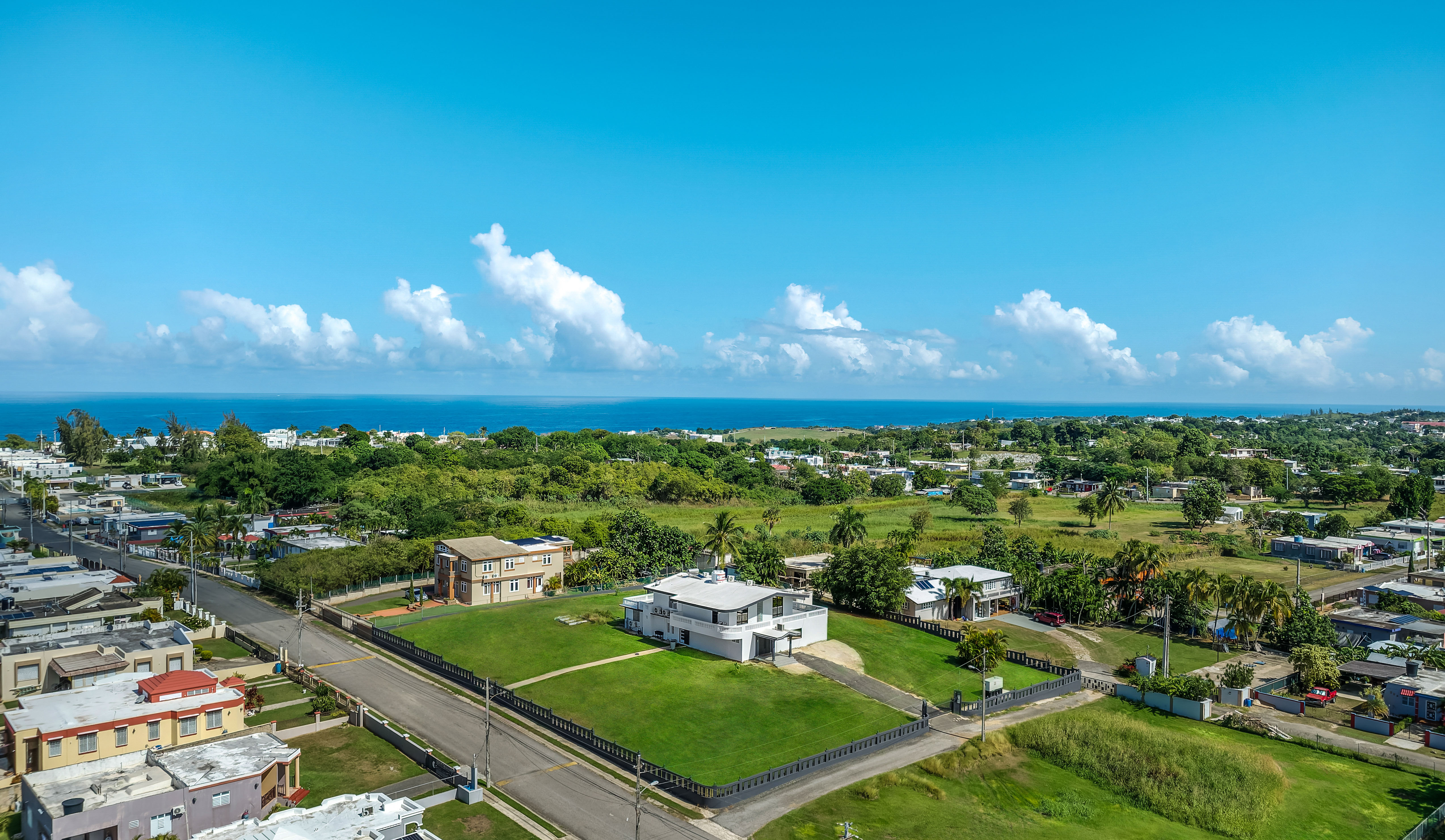  Private Coastal Haven in Camuy’s Sought-After Enclave - 物件實景