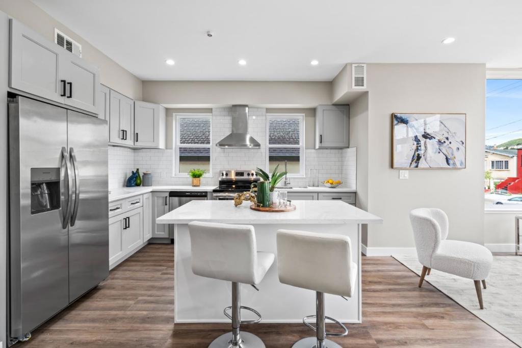 South San Francisco, California, 94080, United States, 4 Bedrooms Bedrooms, ,4 BathroomsBathrooms,Residential,For Sale,2034124