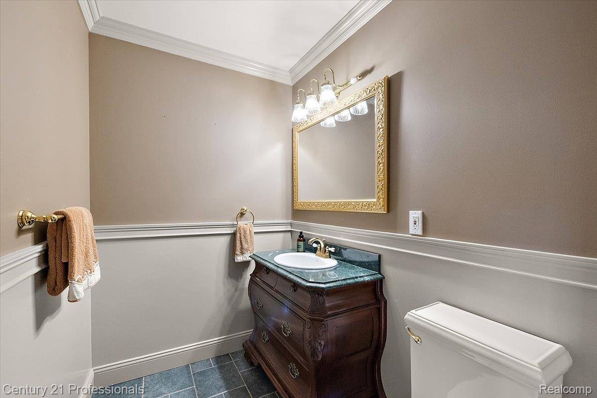 Clarkston, Michigan, 48346, United States, 4 Bedrooms Bedrooms, ,7 BathroomsBathrooms,Residential,For Sale,2048841