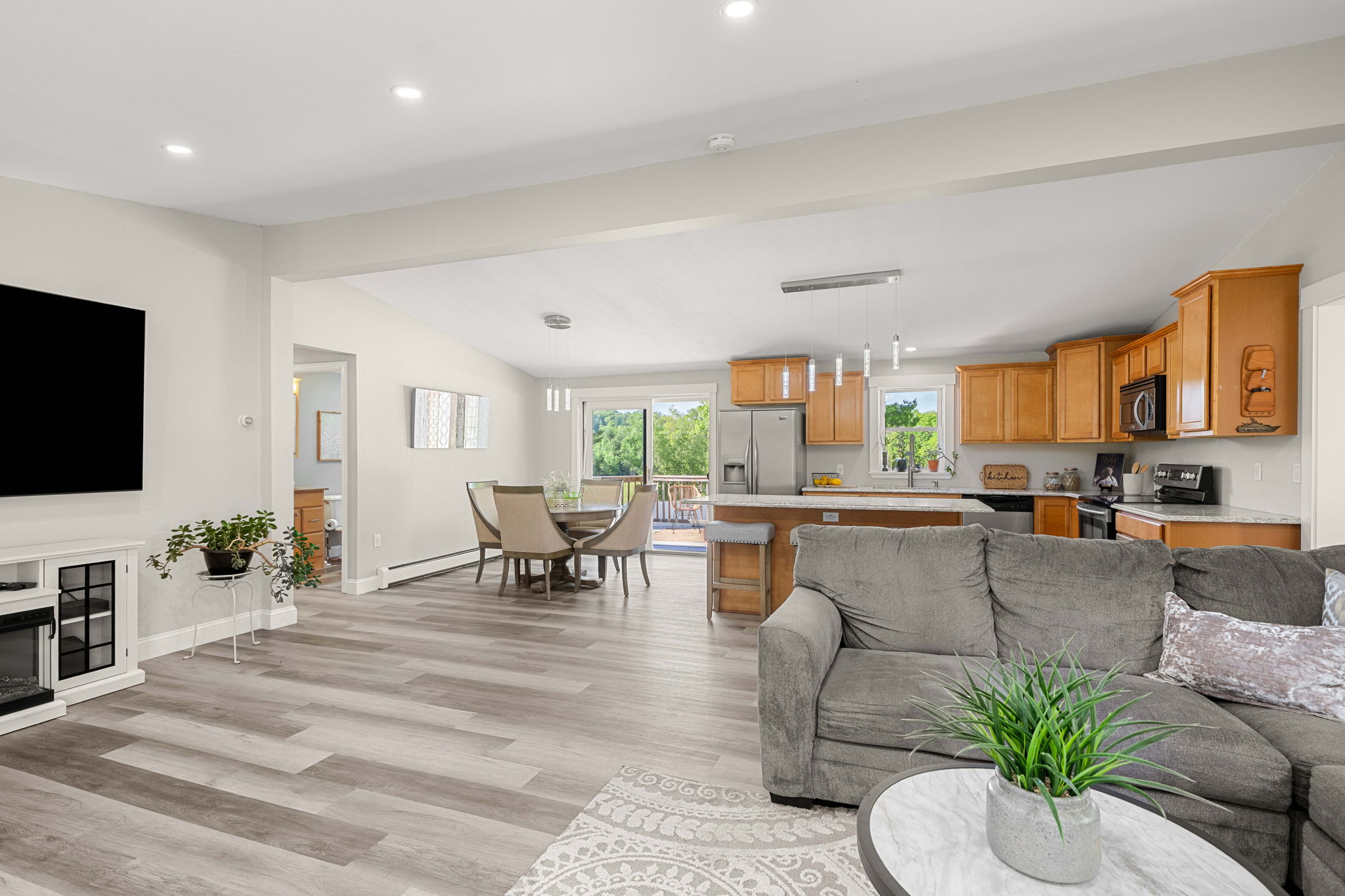  102 Kimball Rd, Amesbury, MA, 01913 - 物件實景