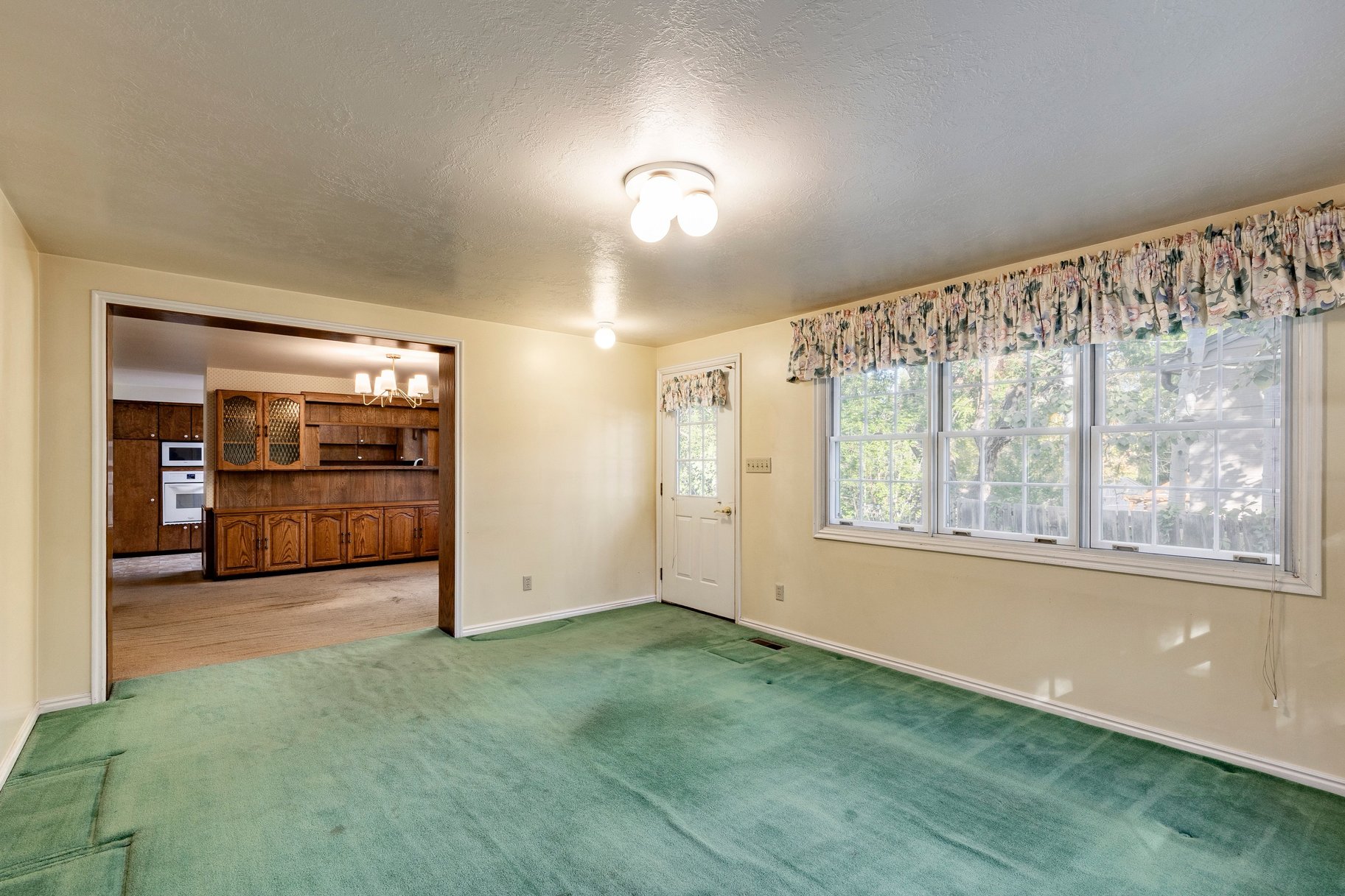  Solid Millcreek Home with Huge Workshop - 物件實景