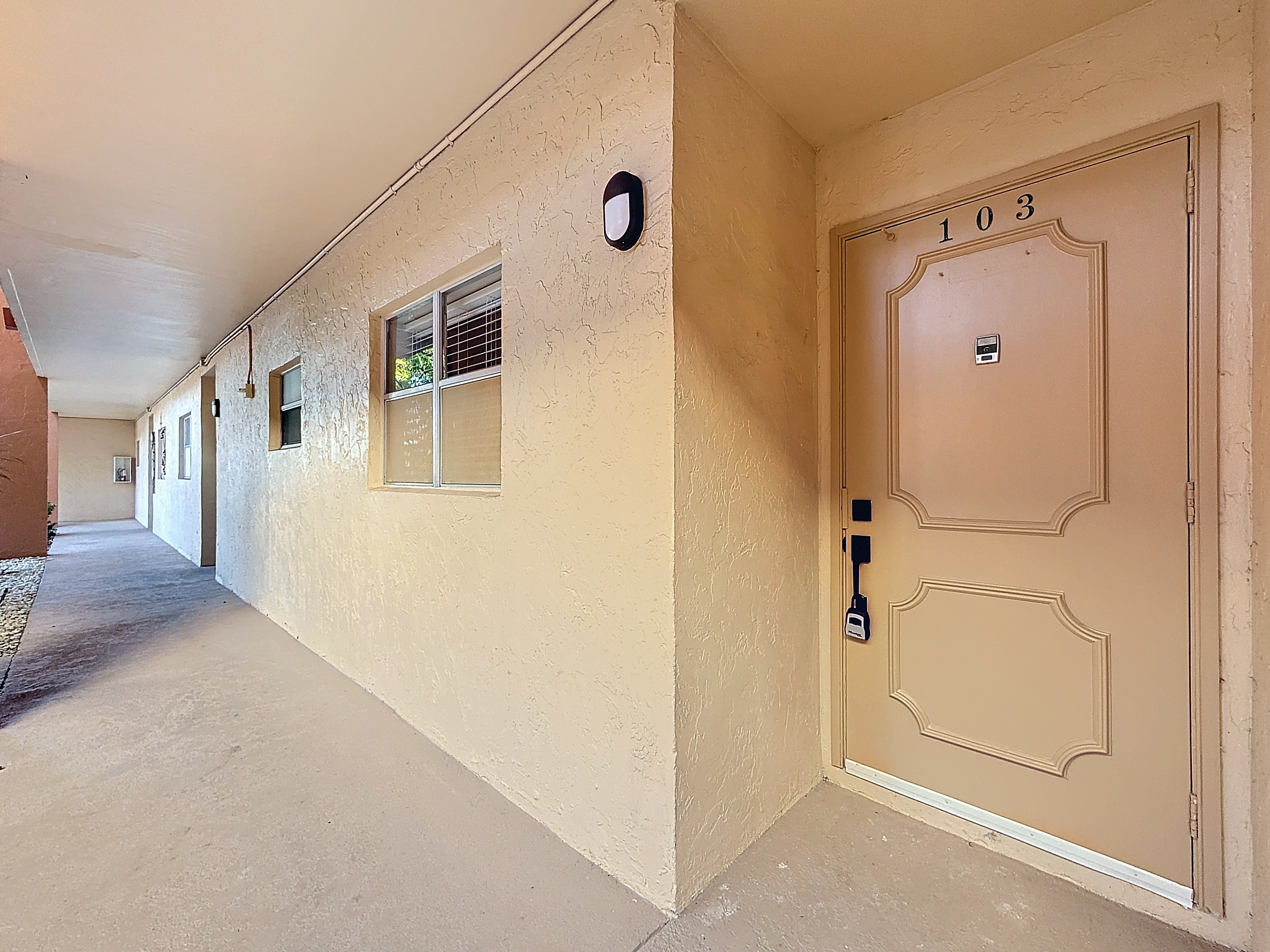 8818 W Mcnab Road, Tamarac, FL, 33321 - 物件實景