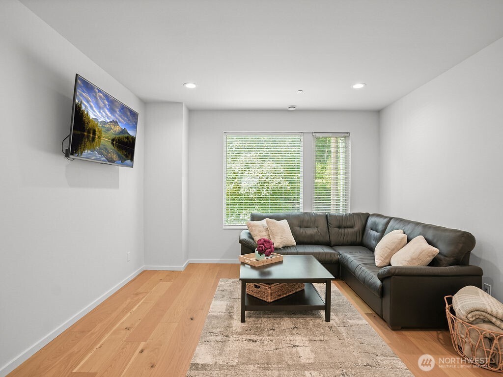 Bothell, Washington, 98011, United States, 4 Bedrooms Bedrooms, ,1 BathroomBathrooms,Residential,For Sale,2022802