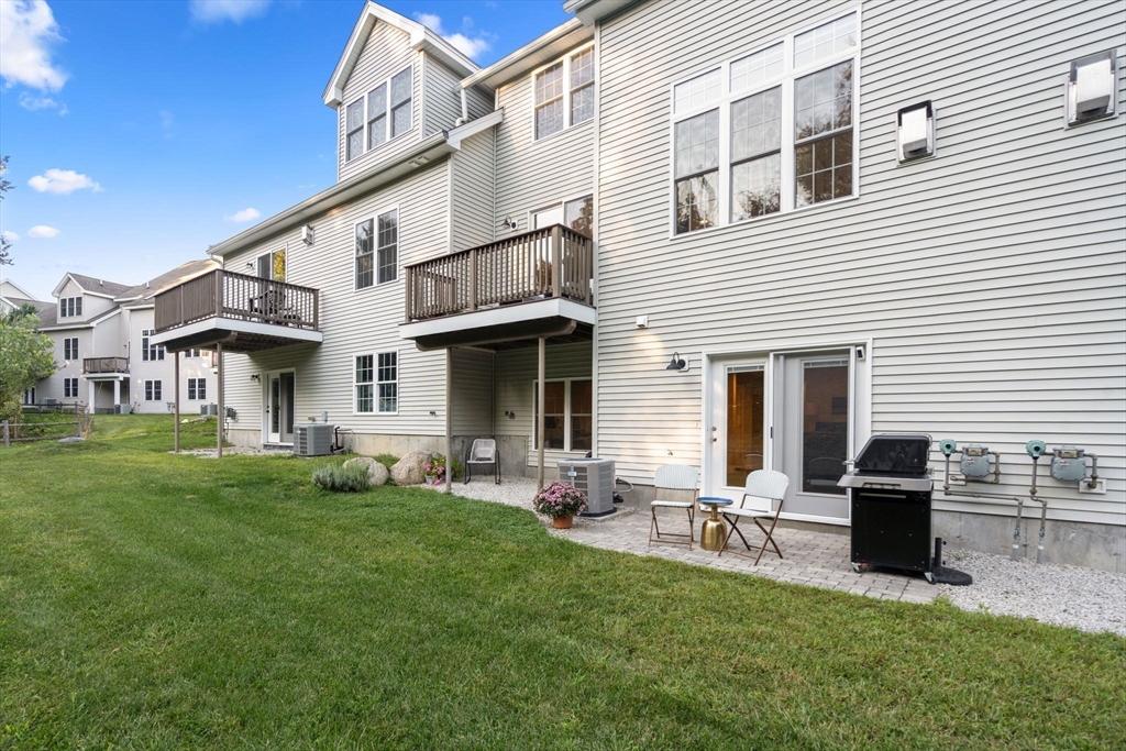 Holliston, Massachusetts, 01746, United States, 2 Bedrooms Bedrooms, ,3 BathroomsBathrooms,Residential,For Sale,1940343