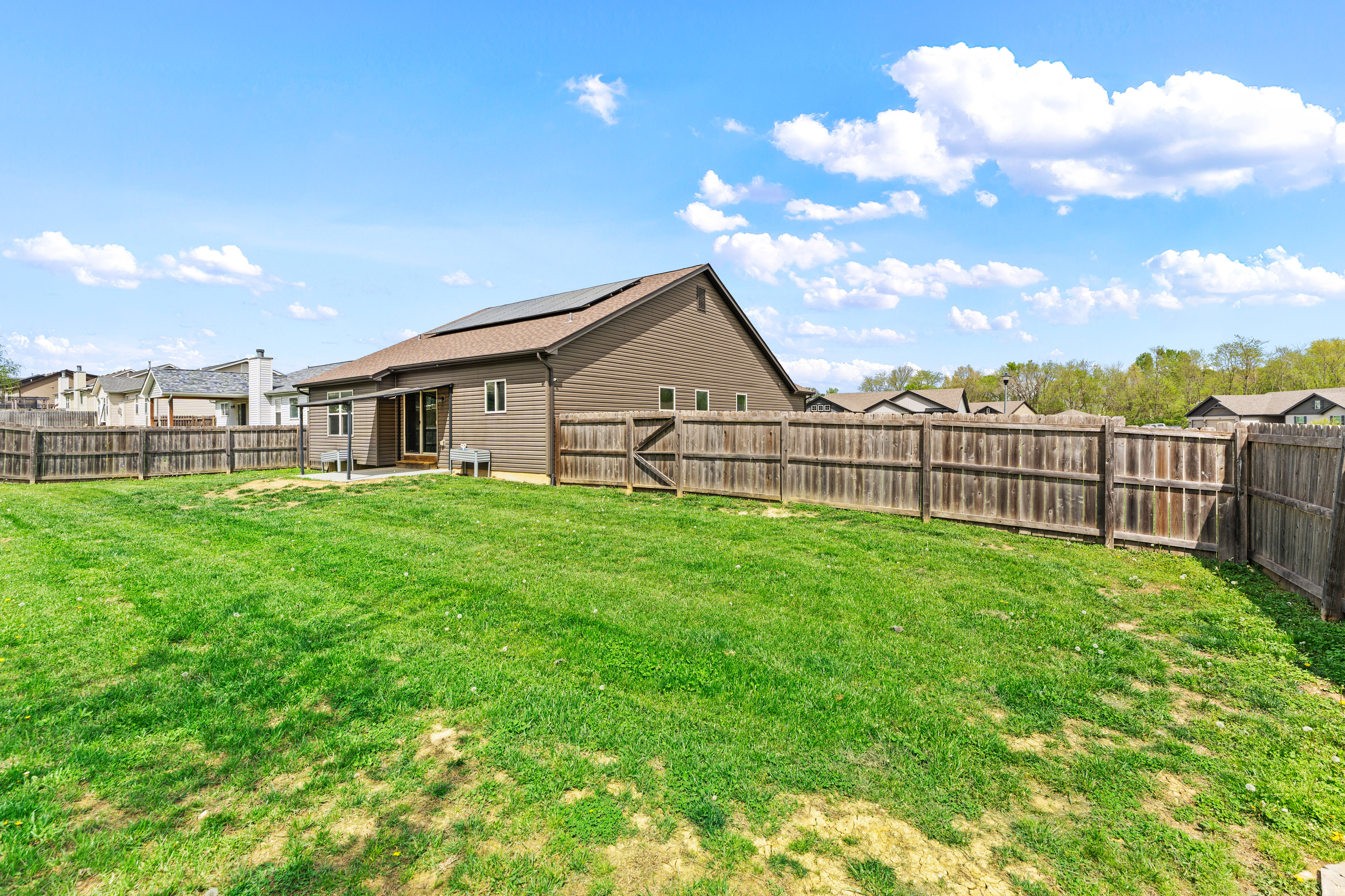  Charming Modern Ranch with Energy Efficiency and Endless Potential - 物件實景