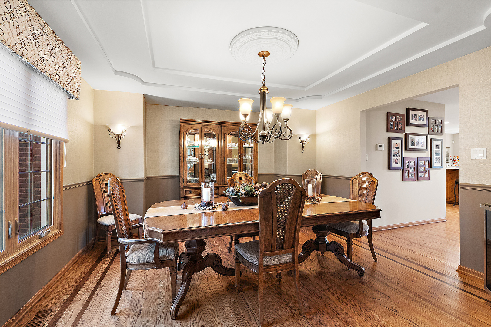 Orland Park, Illinois, 60467, United States, 4 Bedrooms Bedrooms, ,5 BathroomsBathrooms,Residential,For Sale,1987350