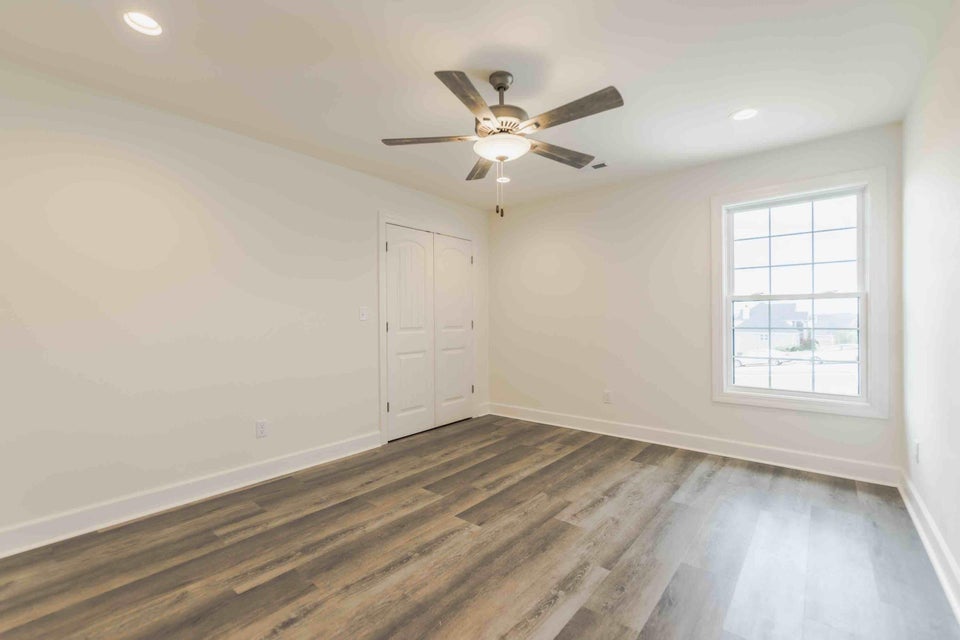 Richmond, Kentucky, 40475, United States, 5 Bedrooms Bedrooms, ,5 BathroomsBathrooms,Residential,For Sale,1881286