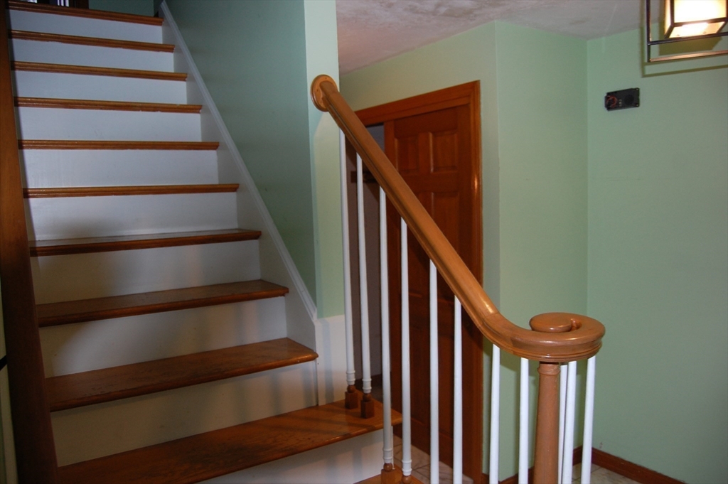 Spencer, Massachusetts, 01562, United States, 4 Bedrooms Bedrooms, ,3 BathroomsBathrooms,Residential,For Sale,1861461