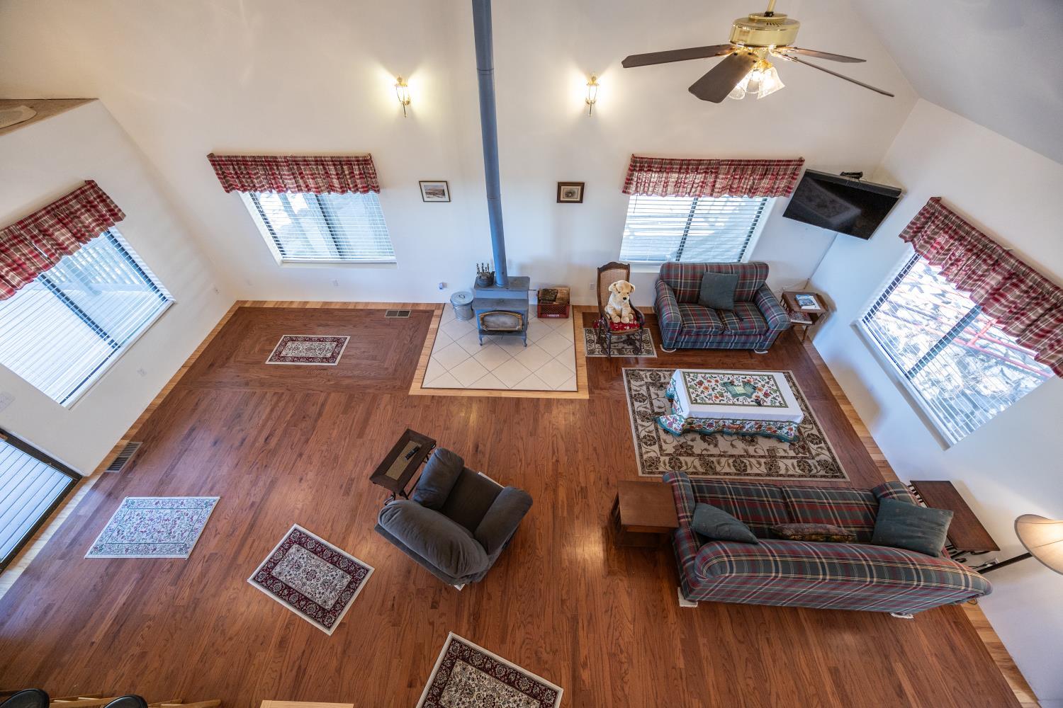 Yosemite West, California, 95389, United States, 5 Bedrooms Bedrooms, ,4 BathroomsBathrooms,Residential,For Sale,2005695