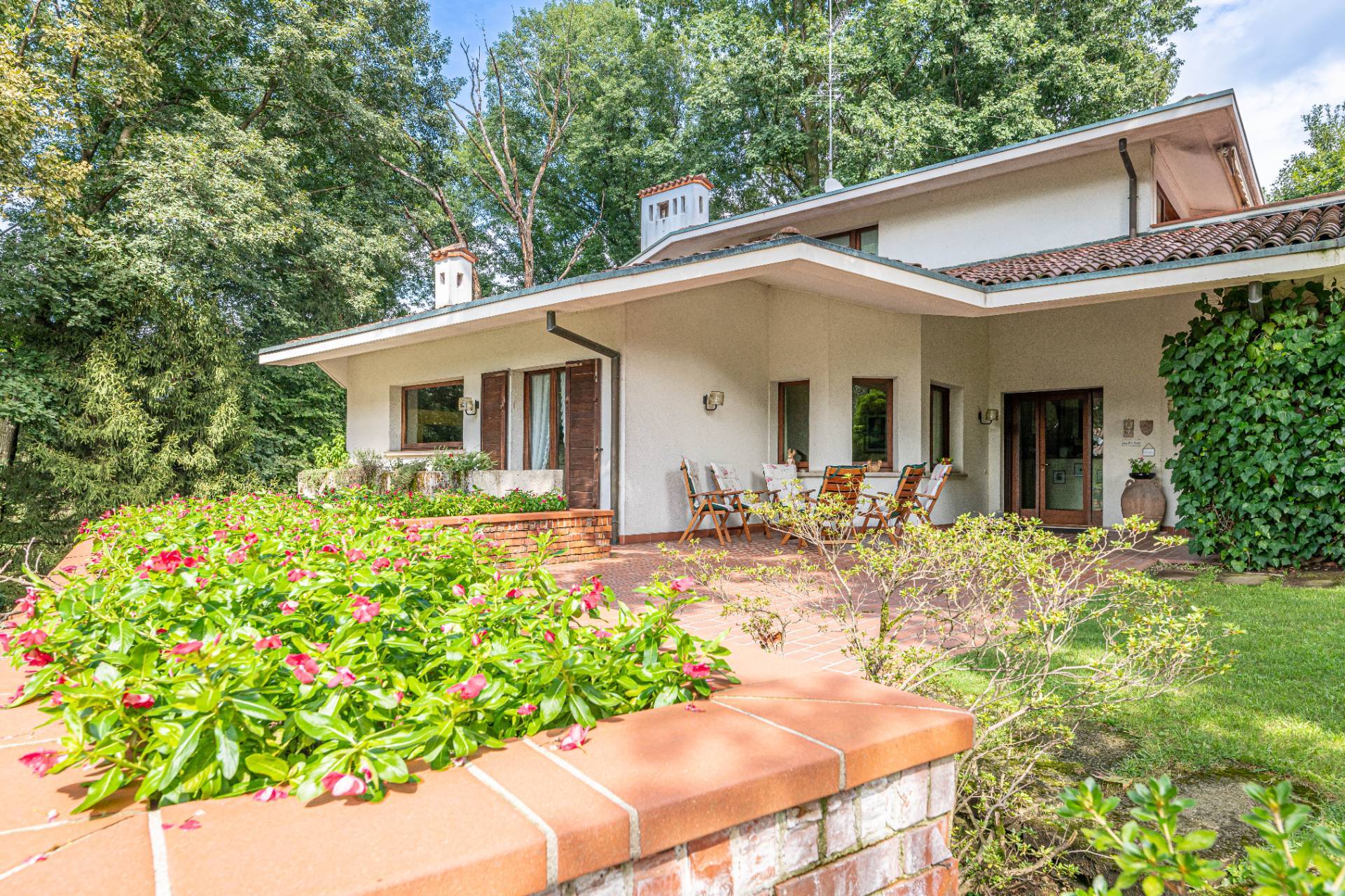 Lesmo, Monza e Brianza, 20050, IT, 6 Bedrooms Bedrooms, ,7 BathroomsBathrooms,Residential,For Sale,1940972