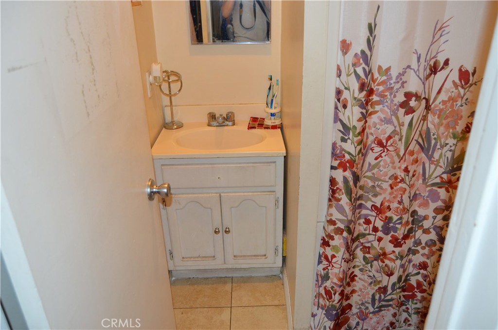 Pacoima, California, 91331, United States, 3 Bedrooms Bedrooms, ,2 BathroomsBathrooms,Residential,For Sale,1935822