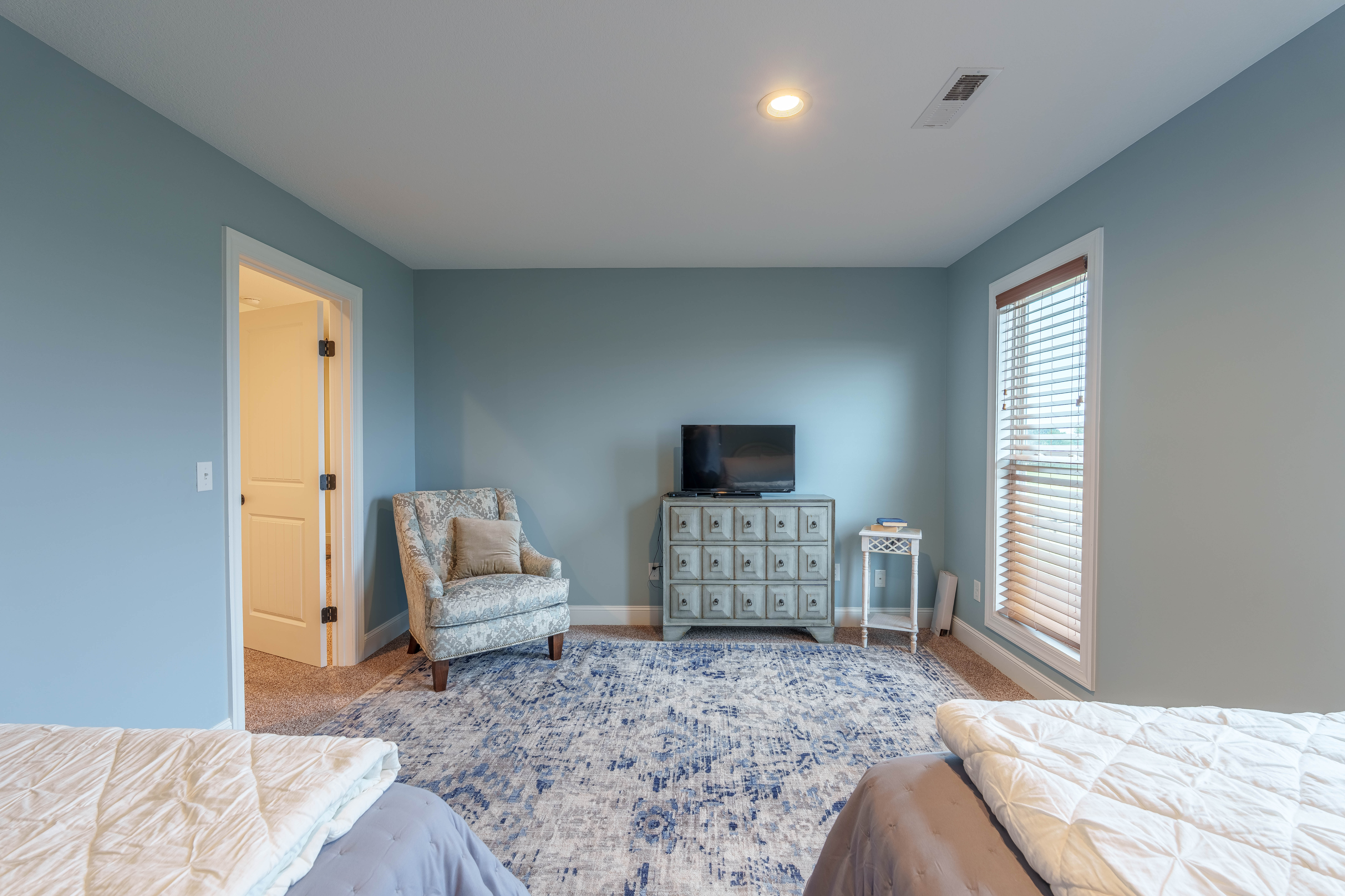 Florence, Alabama, 35633, United States, 3 Bedrooms Bedrooms, ,4 BathroomsBathrooms,Residential,For Sale,1944845