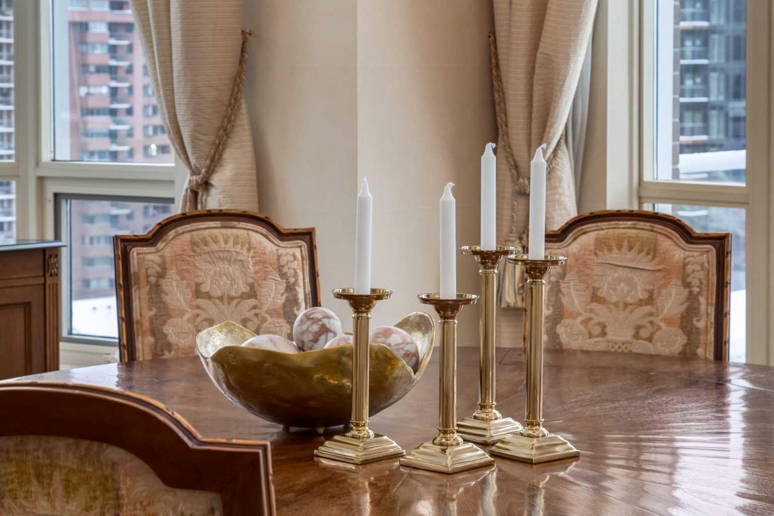 CALGARY, Alberta, T2P 5J9, CA, 2 Bedrooms Bedrooms, ,6 BathroomsBathrooms,Residential,For Sale,1987671