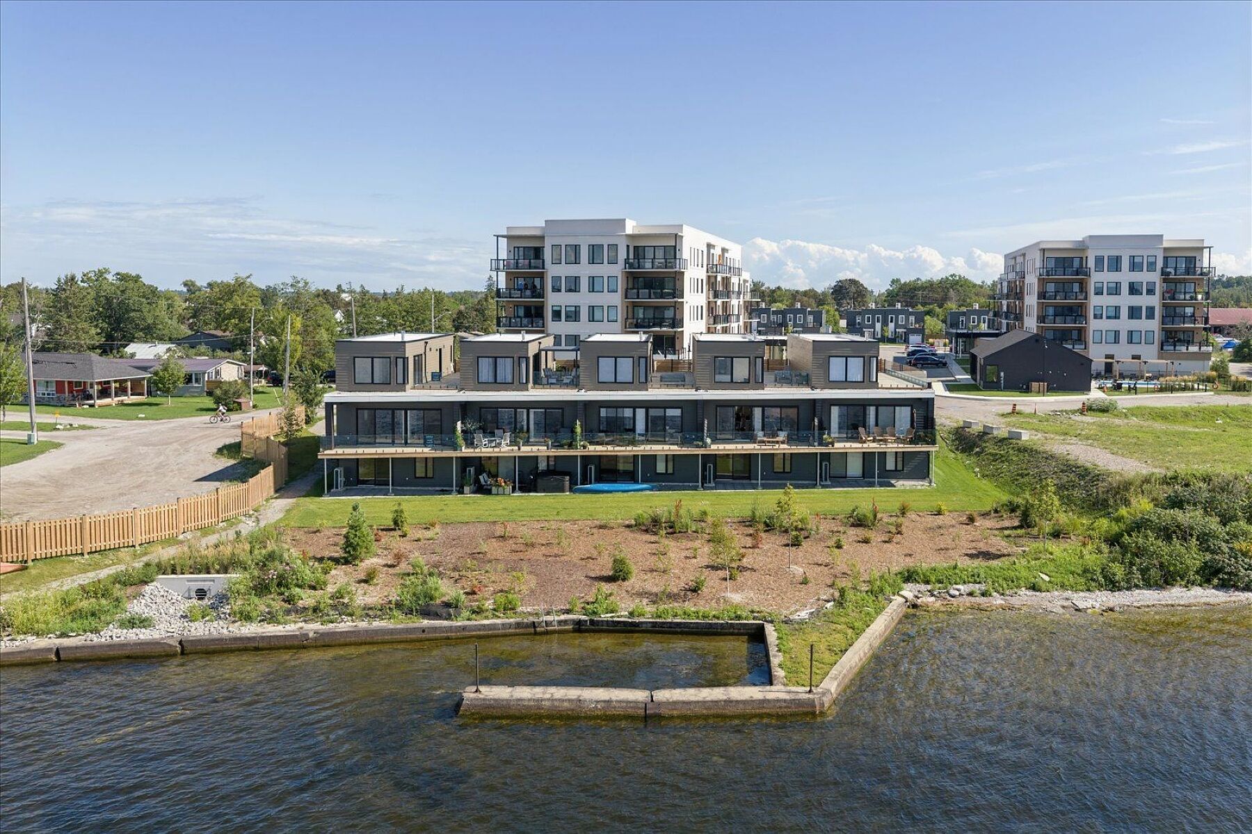  Luxury on Cameron Lake - 物件實景