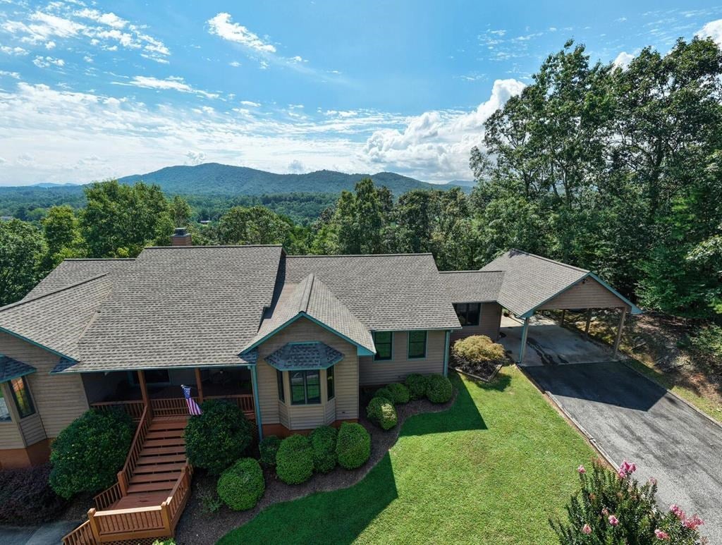 Murphy, North Carolina, 28906, United States, 3 Bedrooms Bedrooms, ,2 BathroomsBathrooms,Residential,For Sale,1926977