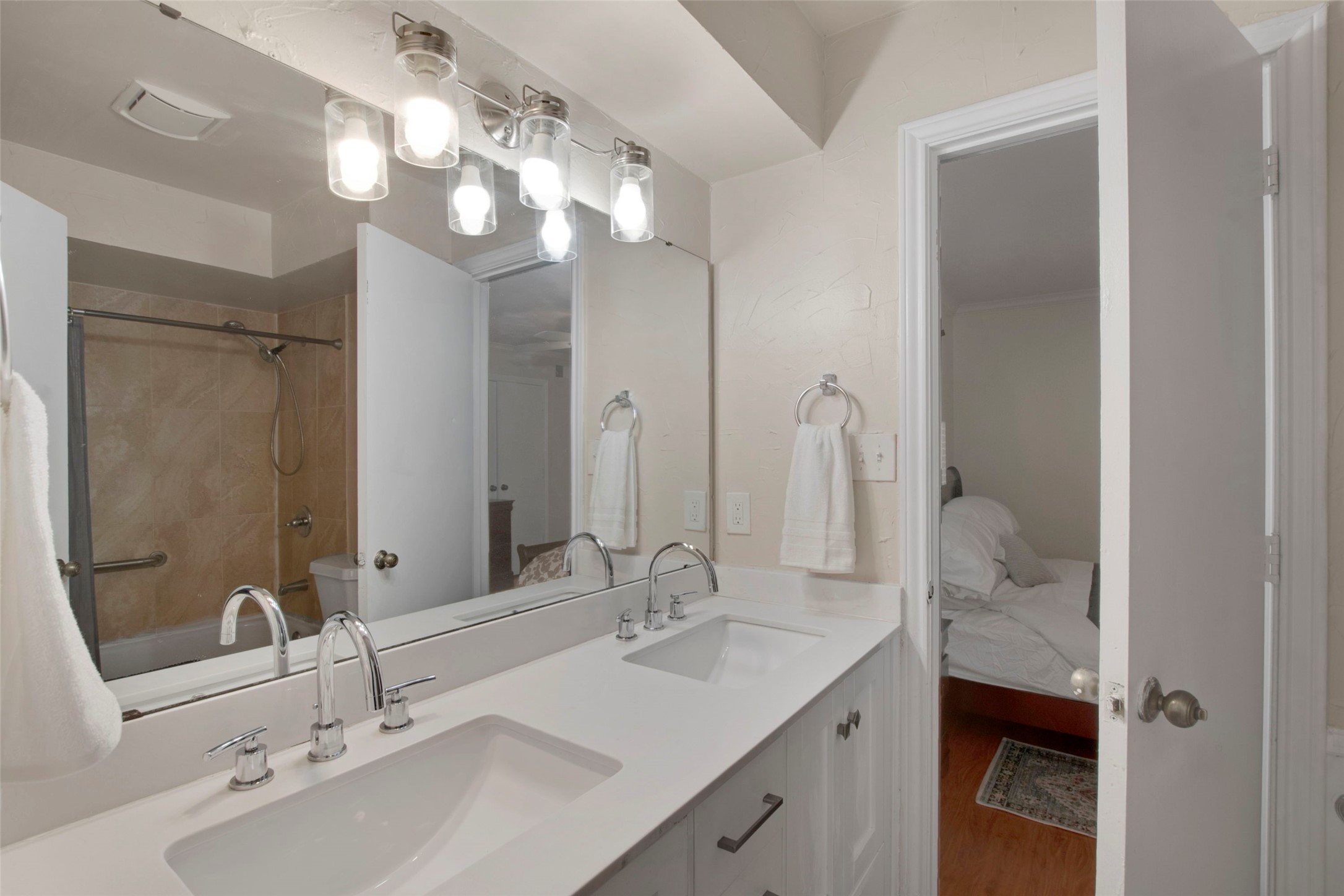 Dallas, Texas, 75243, United States, 5 Bedrooms Bedrooms, ,3 BathroomsBathrooms,Residential,For Sale,1847353