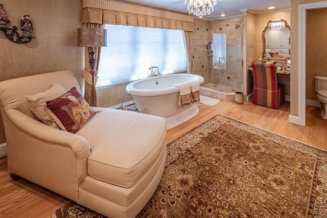 Dover, New Hampshire, 03820, United States, 3 Bedrooms Bedrooms, ,4 BathroomsBathrooms,Residential,For Sale,1926257