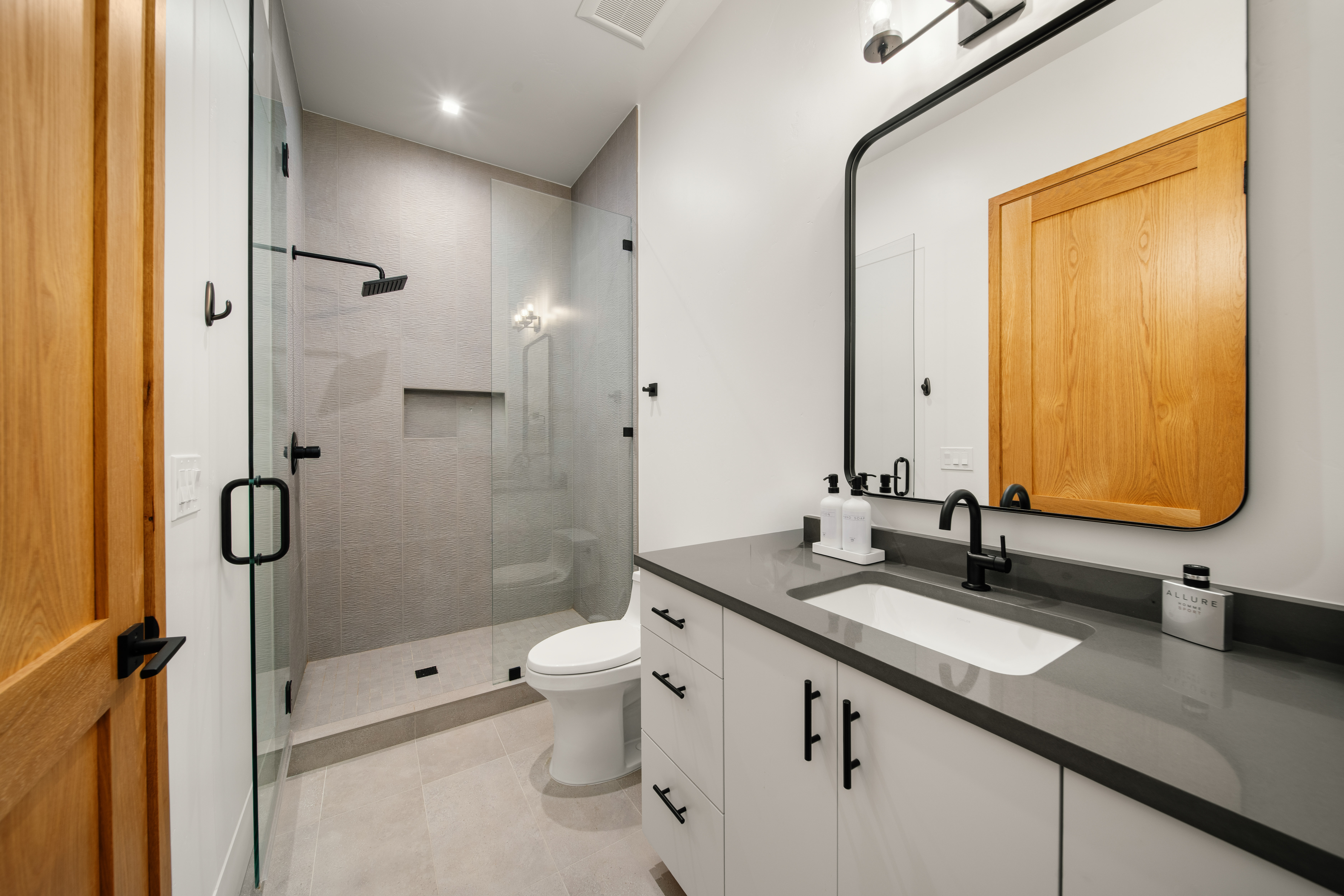  Mountain Modern Luxury Meets Effortless Cordillera Living at 145 Gore Trail - 物件實景