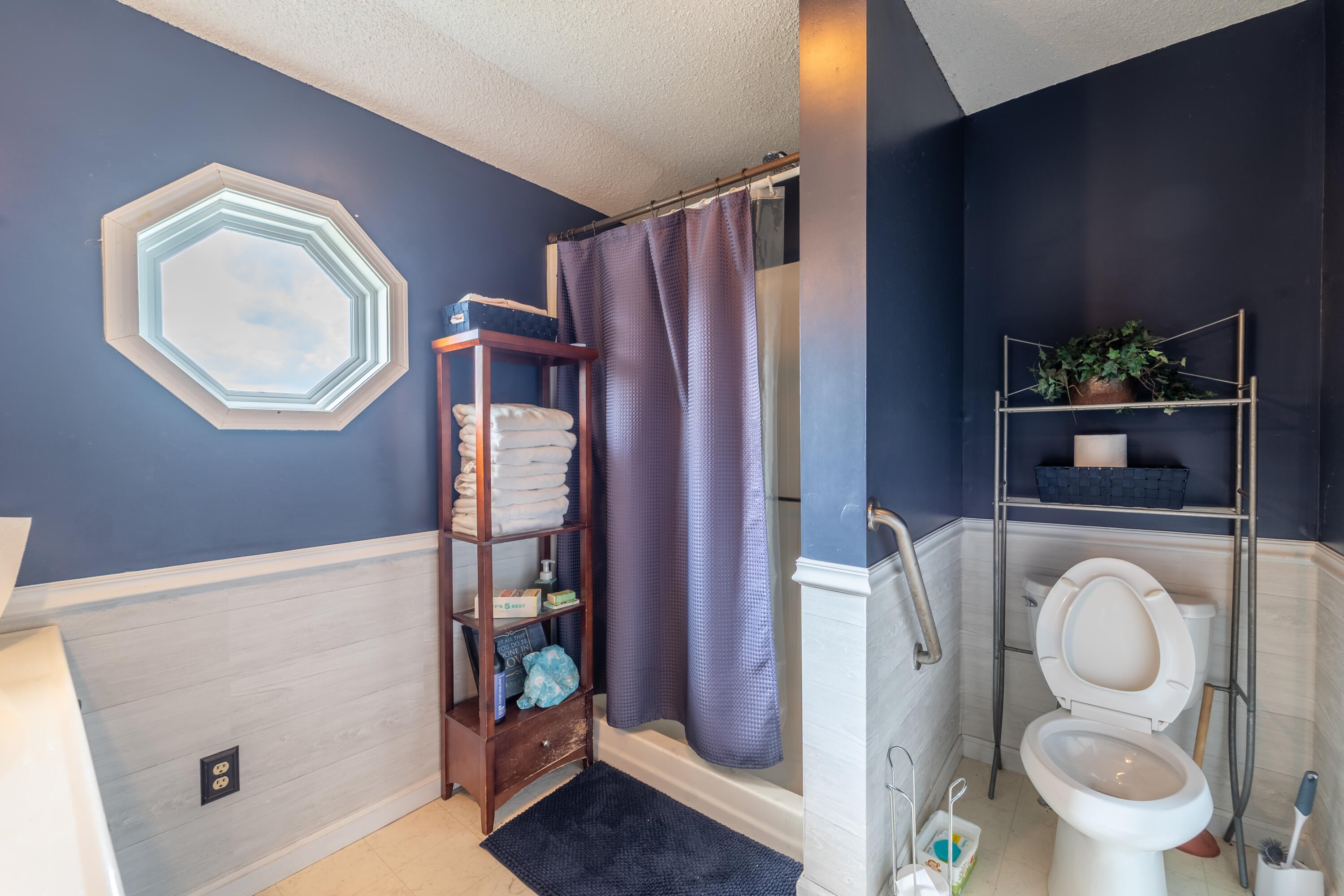 McKee, Kentucky, 40447, United States, 4 Bedrooms Bedrooms, ,2 BathroomsBathrooms,Residential,For Sale,1981490