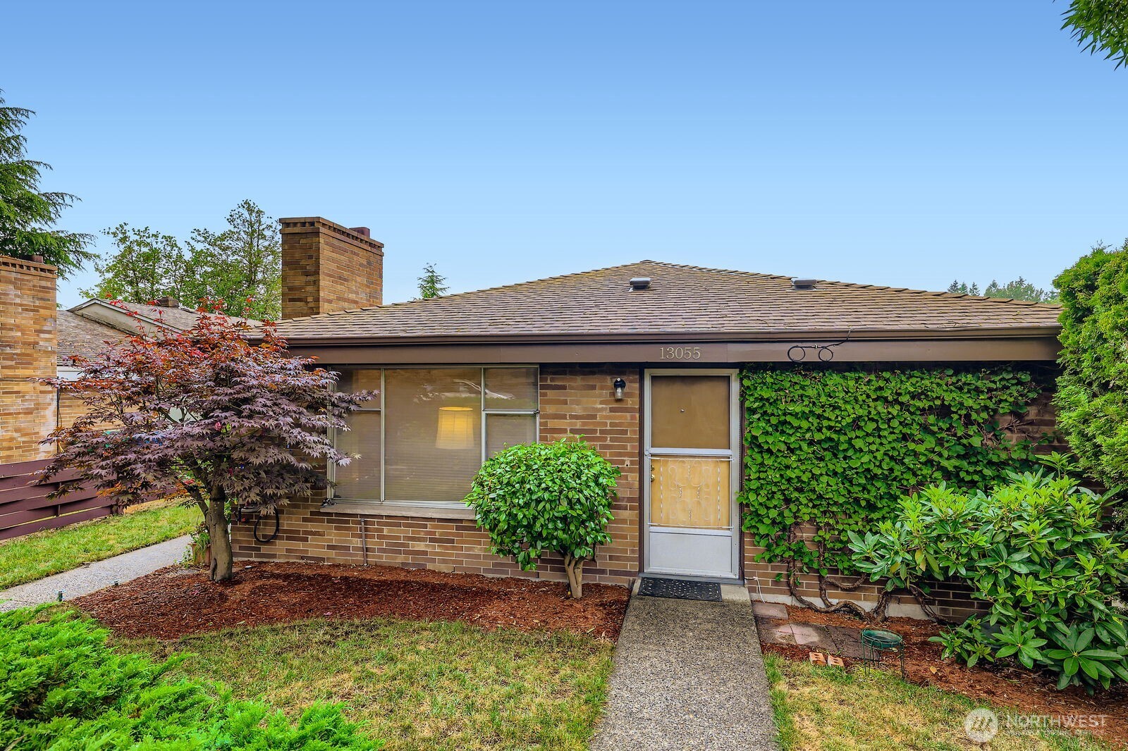 Seattle, Washington, 98125, United States, ,Residential,For Sale,1928074