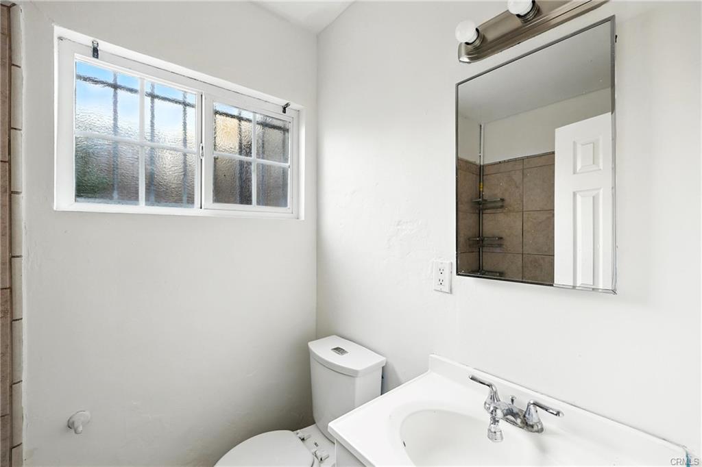 Los Angeles, California, 90002, United States, 4 Bedrooms Bedrooms, ,2 BathroomsBathrooms,Residential,For Sale,1909534