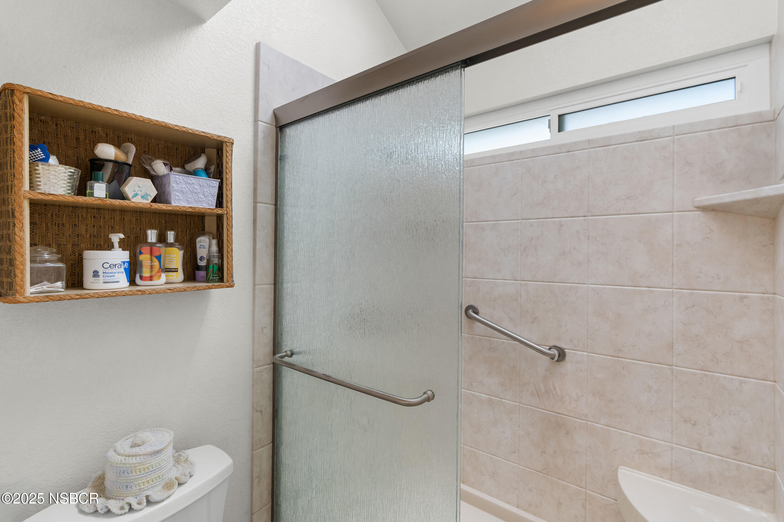 Santa Maria, California, 93455, United States, 3 Bedrooms Bedrooms, ,2 BathroomsBathrooms,Residential,For Sale,1974845