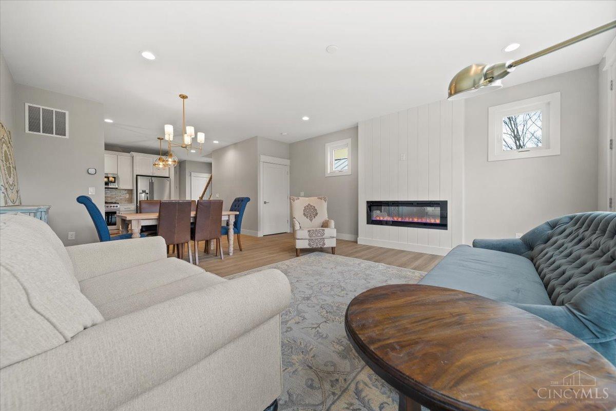 Cincinnati, Ohio, 45208, United States, 3 Bedrooms Bedrooms, ,3 BathroomsBathrooms,Residential,For Sale,1960711