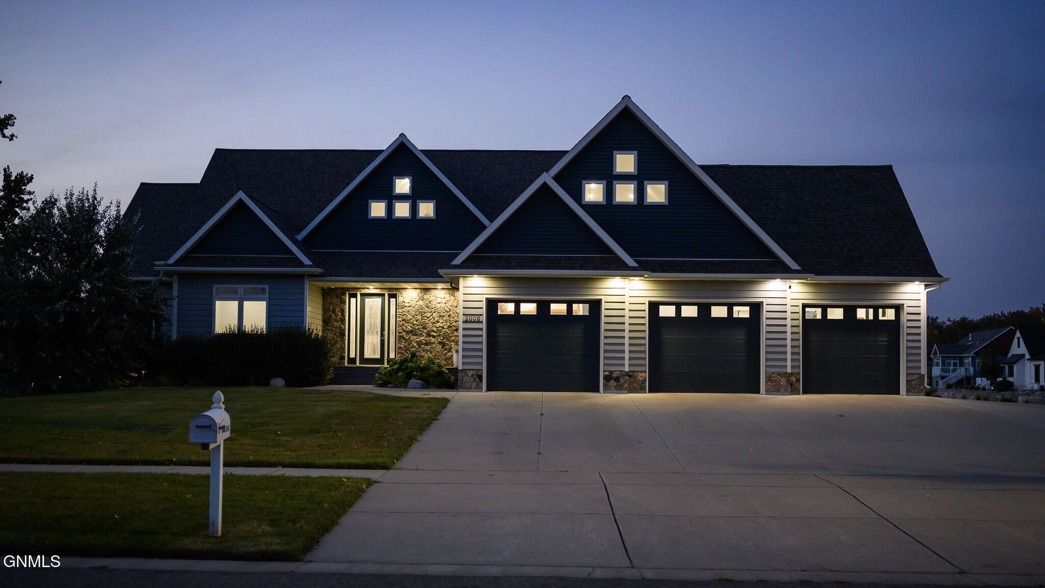 Bismarck, North Dakota, 58504, United States, 6 Bedrooms Bedrooms, ,4 BathroomsBathrooms,Residential,For Sale,1982102