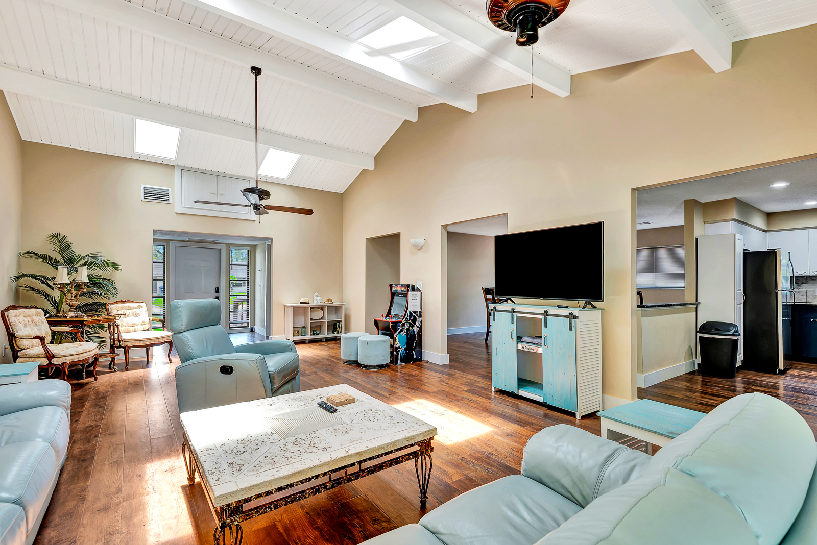 Sarasota, Florida, 34231, United States, 4 Bedrooms Bedrooms, ,2 BathroomsBathrooms,Residential,For Sale,1981224