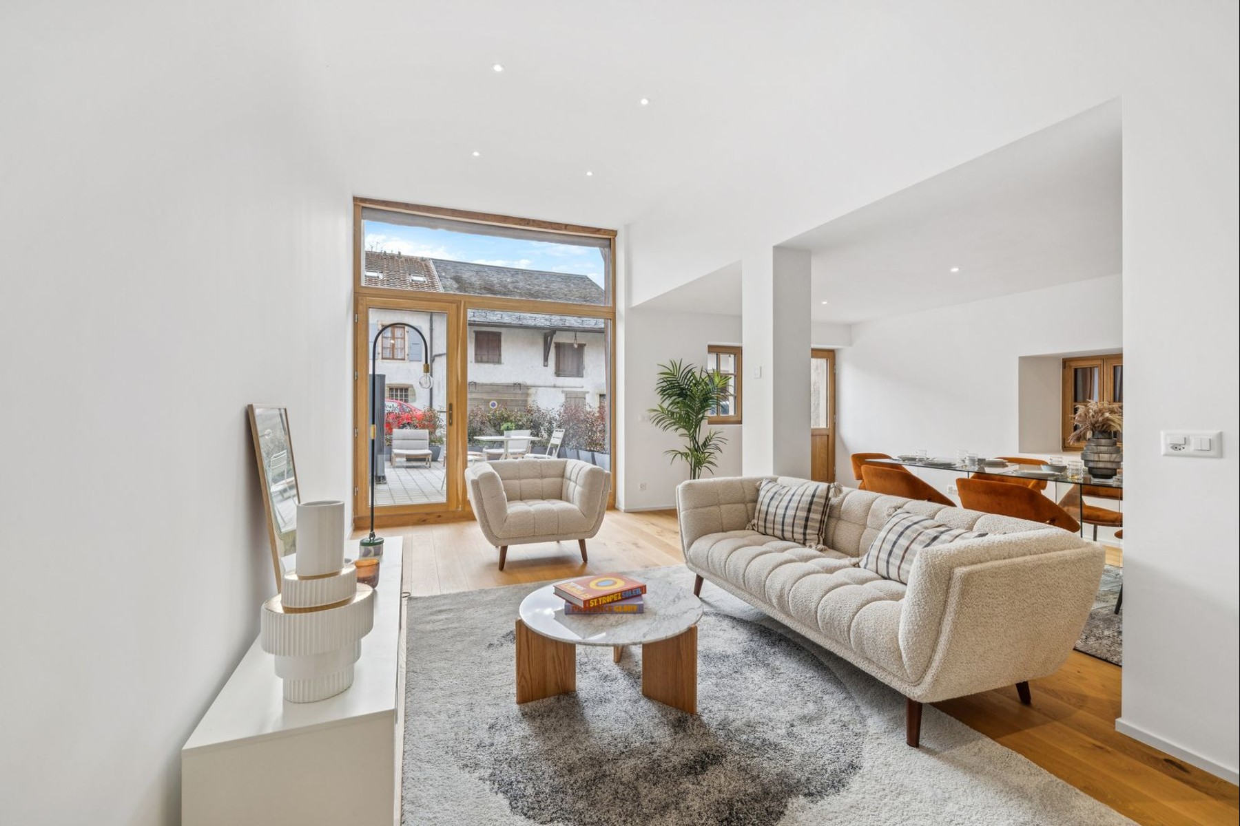  OFF-MARKET: FULLY RENOVATED VILLAGE HOUSE - LUXURY MATERIALS - 物件實景