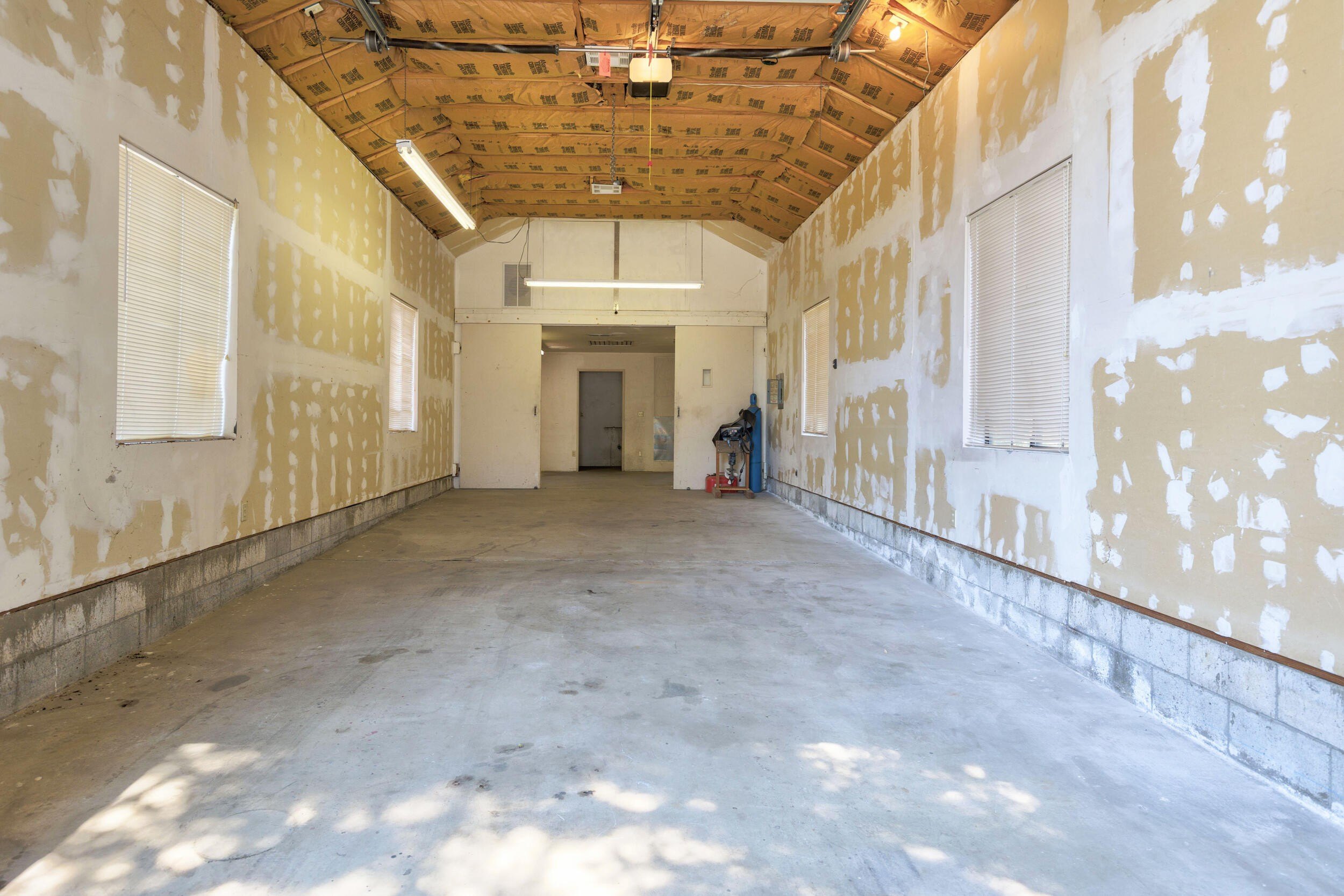 Medford, Oregon, 97504, United States, 4 Bedrooms Bedrooms, ,3 BathroomsBathrooms,Residential,For Sale,1974325