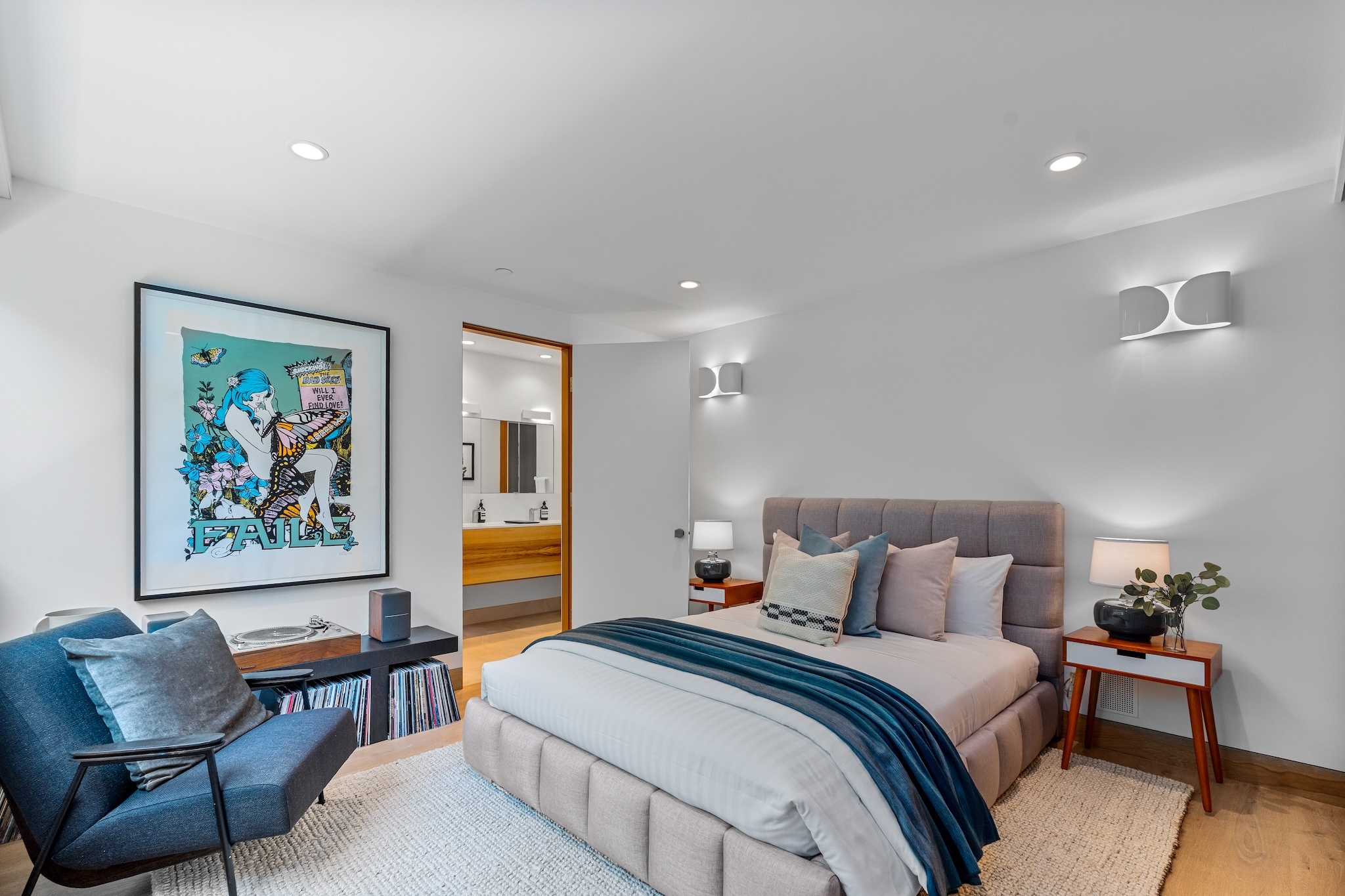  2129 Redcliff St - 物件實景