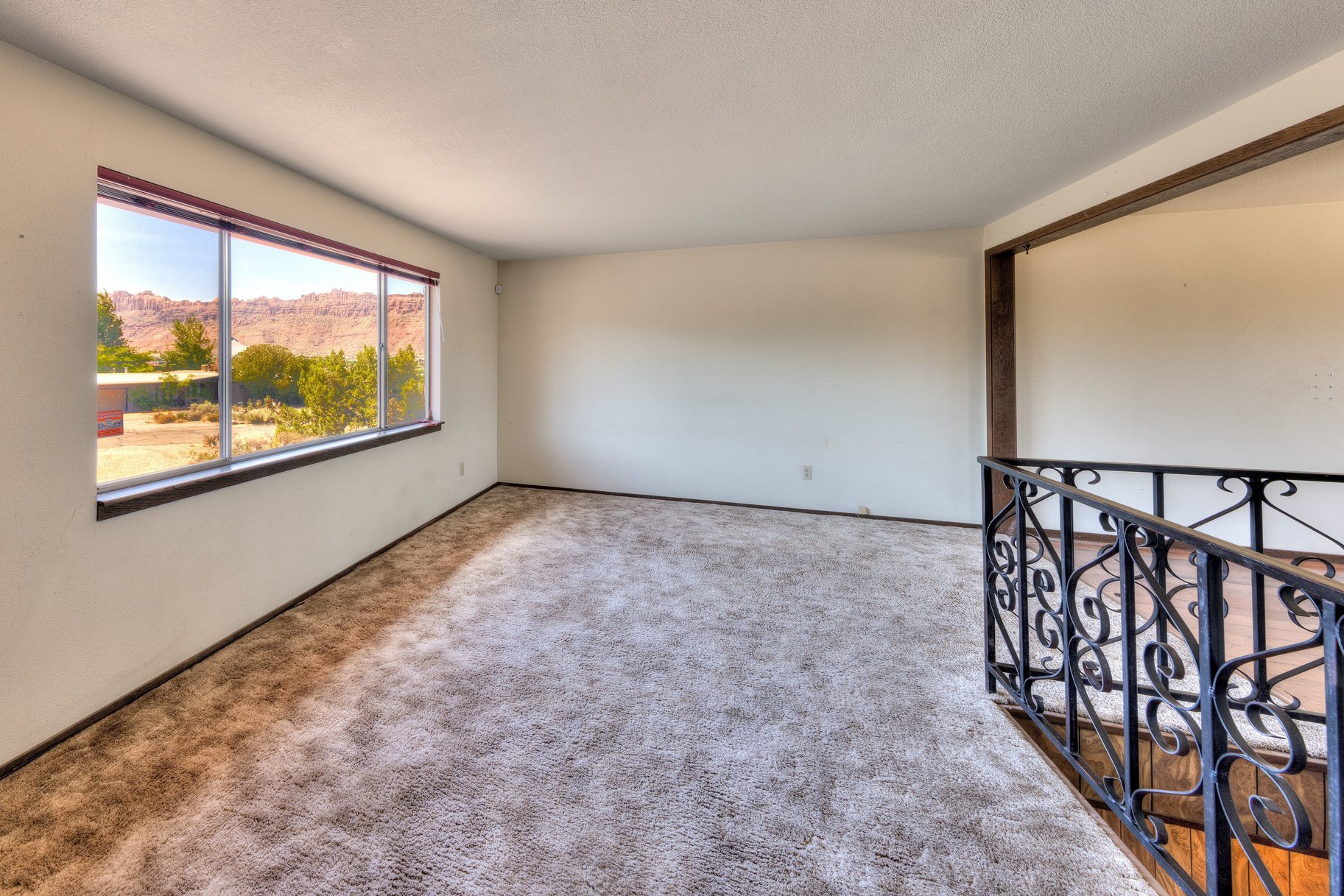  Room for Your Toys 3-Car Garage, Carport & Scenic Views - 物件實景