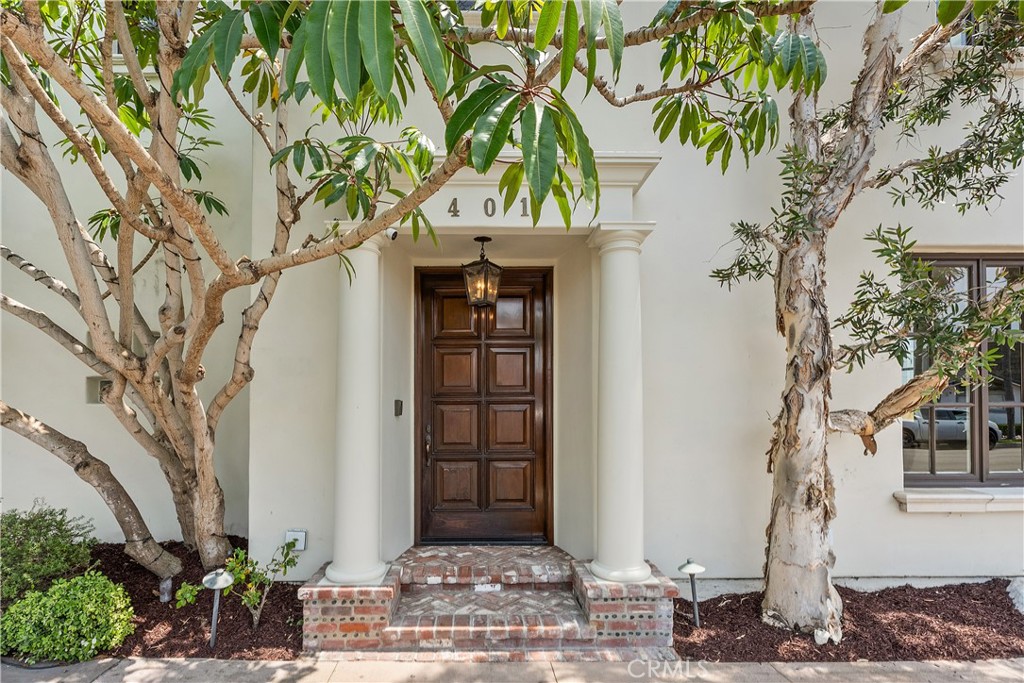 Newport Beach, California, 92663, United States, 5 Bedrooms Bedrooms, ,4 BathroomsBathrooms,Residential,For Sale,1848621
