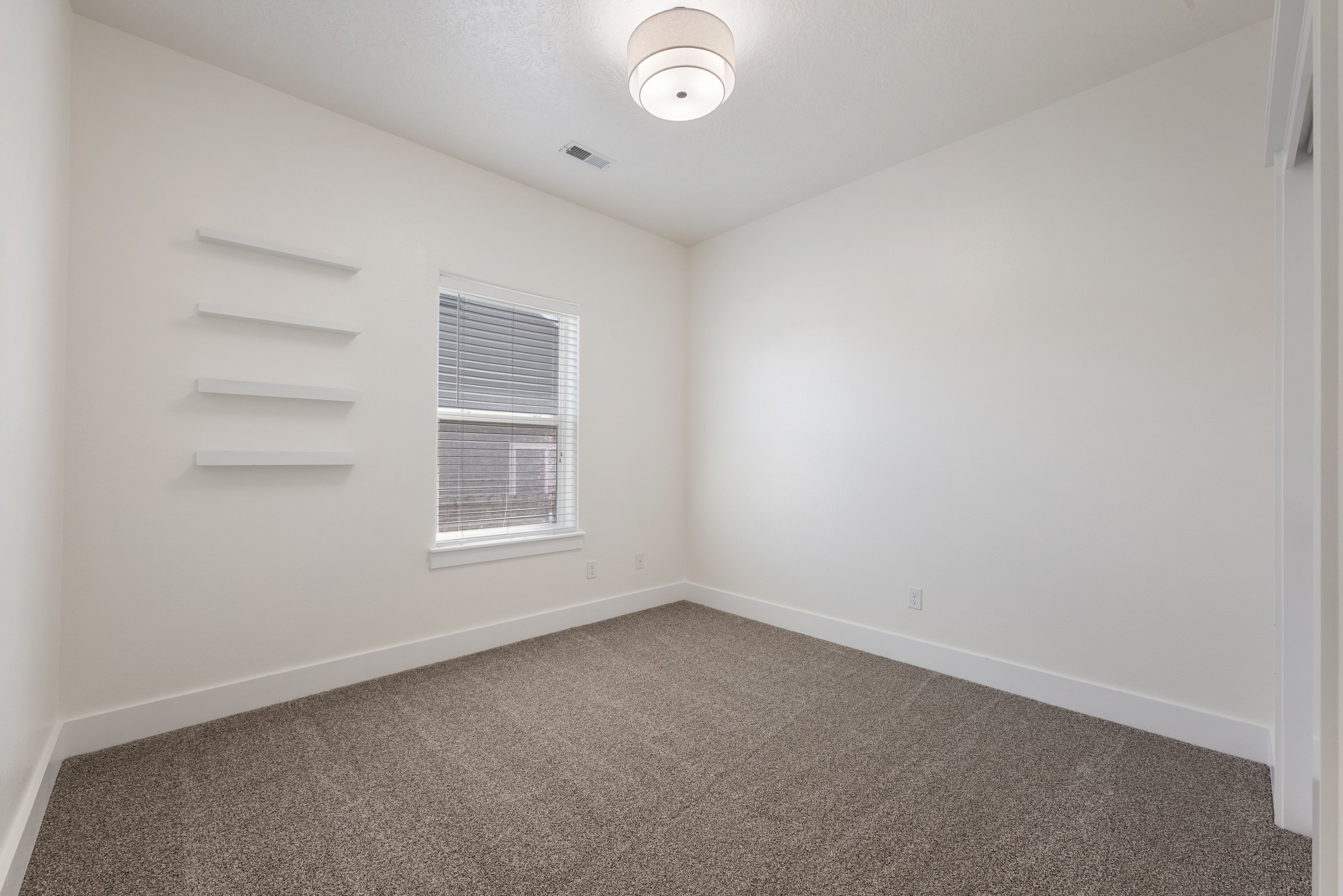  Exceptional Single-Level Living in Rocky Mountain Subdivision - 物件實景