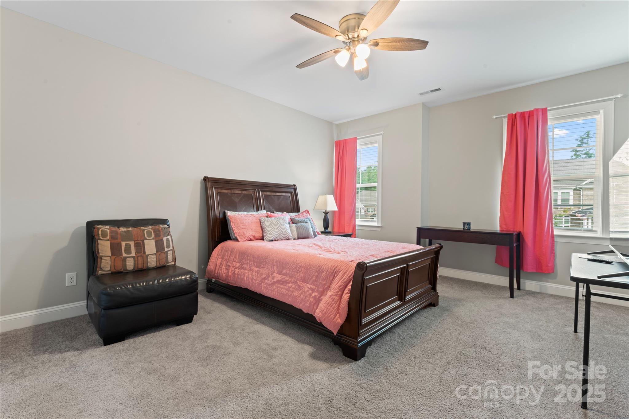 Fort Mill, South Carolina, 29707, United States, 5 Bedrooms Bedrooms, ,6 BathroomsBathrooms,Residential,For Sale,1982874