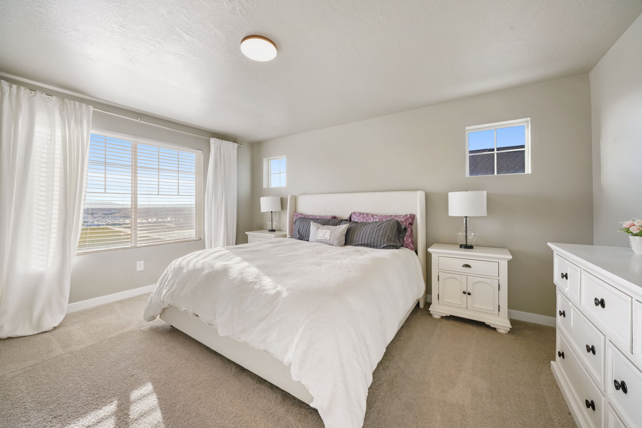 Eagle Mountain, Utah, 84005, United States, 3 Bedrooms Bedrooms, ,3 BathroomsBathrooms,Residential,For Sale,1993826