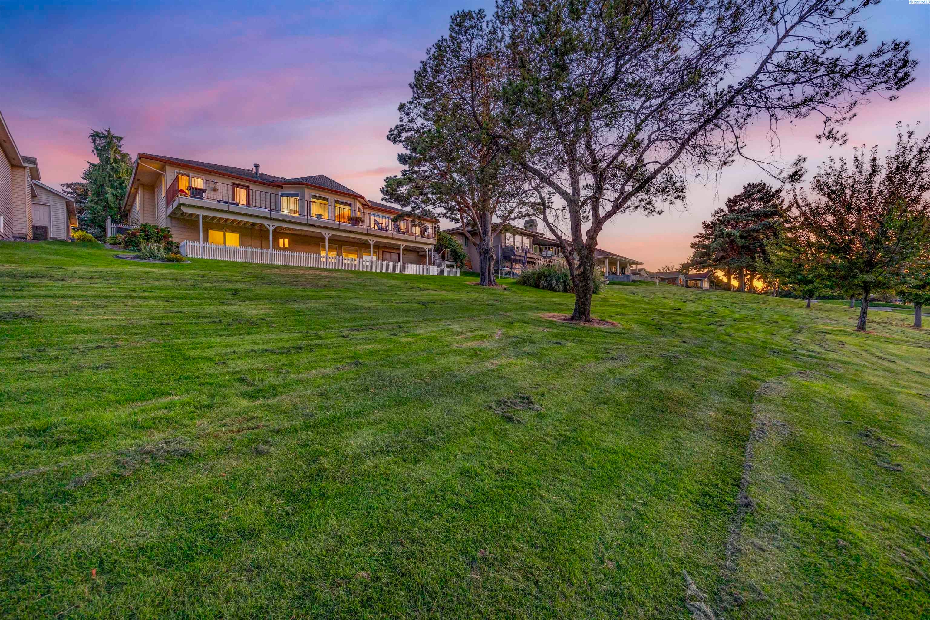 Kennewick, Washington, 99337, United States, 4 Bedrooms Bedrooms, ,2 BathroomsBathrooms,Residential,For Sale,1978666