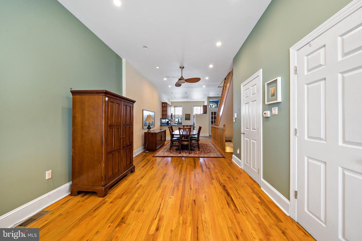 Philadelphia, Pennsylvania, 19130, United States, 3 Bedrooms Bedrooms, ,5 BathroomsBathrooms,Residential,For Sale,1908889