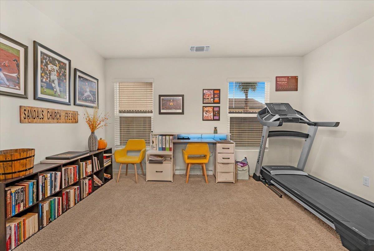 Fresno, California, 93722, United States, 5 Bedrooms Bedrooms, ,3 BathroomsBathrooms,Residential,For Sale,1982186