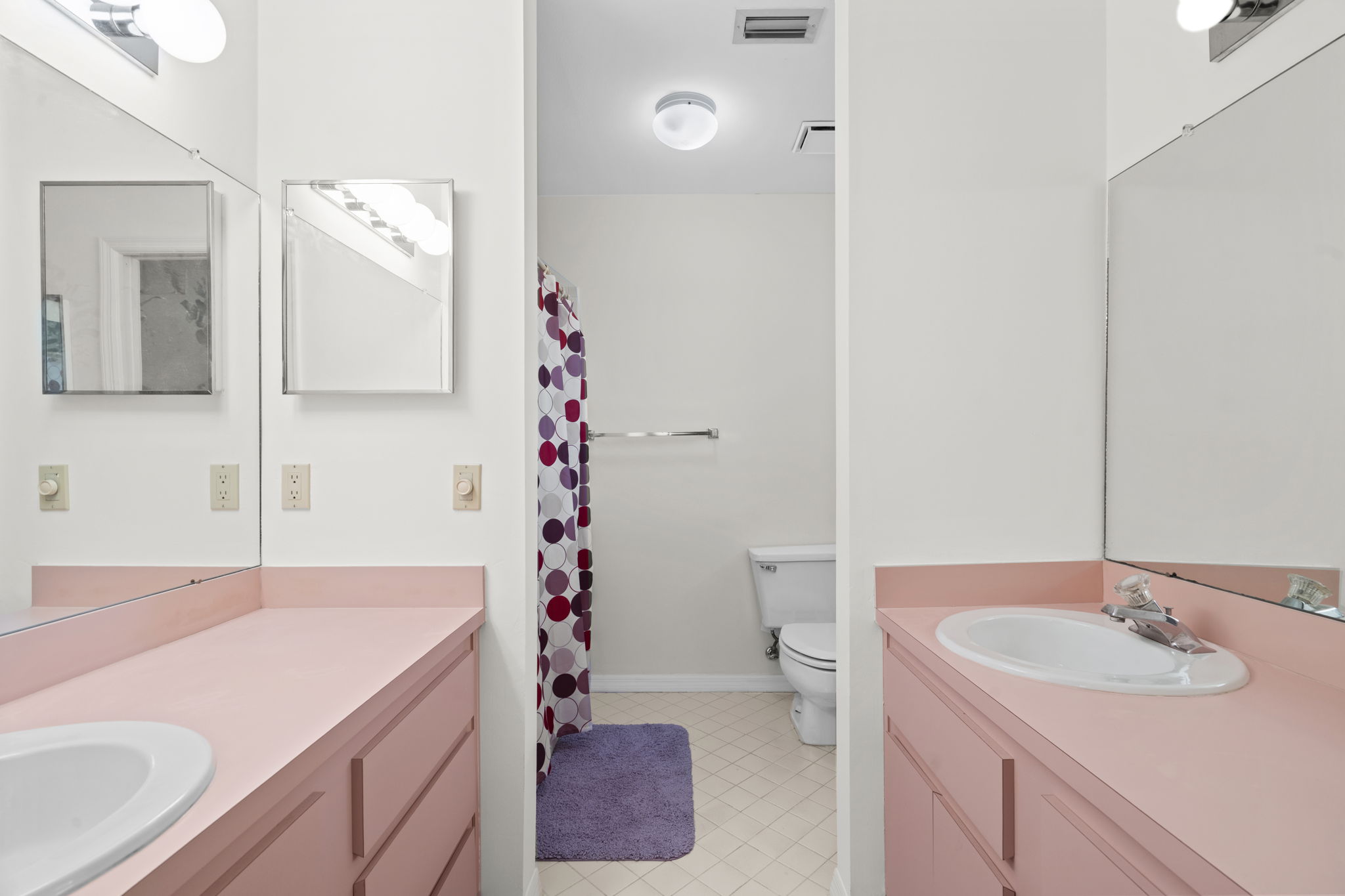 Tarpon Springs, Florida, 34689, United States, 3 Bedrooms Bedrooms, ,2 BathroomsBathrooms,Residential,For Sale,1976239