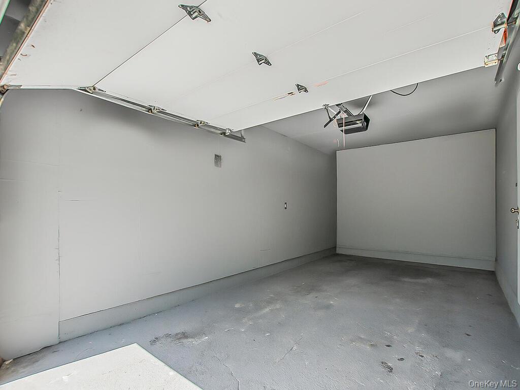 New Rochelle, New York, 10804, United States, 3 Bedrooms Bedrooms, ,2 BathroomsBathrooms,Residential,For Sale,1943386