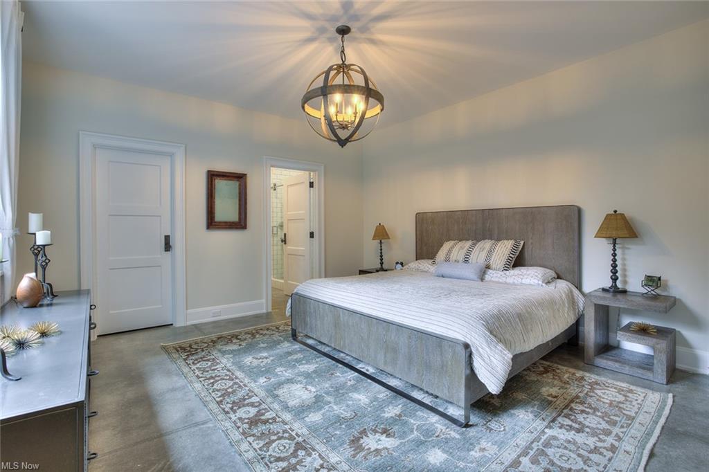 Williamstown, West Virginia, 26187, United States, 5 Bedrooms Bedrooms, ,8 BathroomsBathrooms,Residential,For Sale,1980118