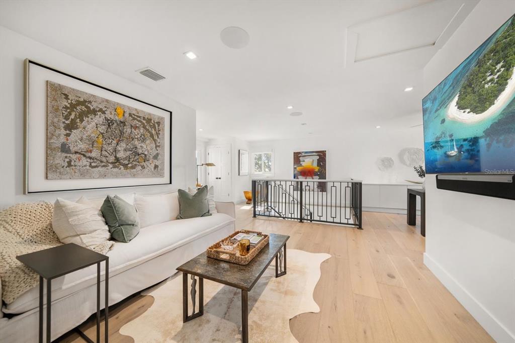 Largo, Florida, 33770, United States, 3 Bedrooms Bedrooms, ,4 BathroomsBathrooms,Residential,For Sale,1989168