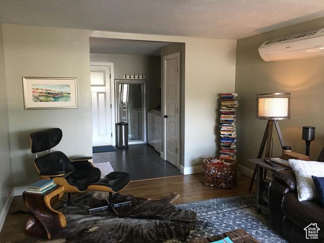 Salt Lake City, Utah, 84106, United States, 4 Bedrooms Bedrooms, ,2 BathroomsBathrooms,Residential,For Sale,1921752